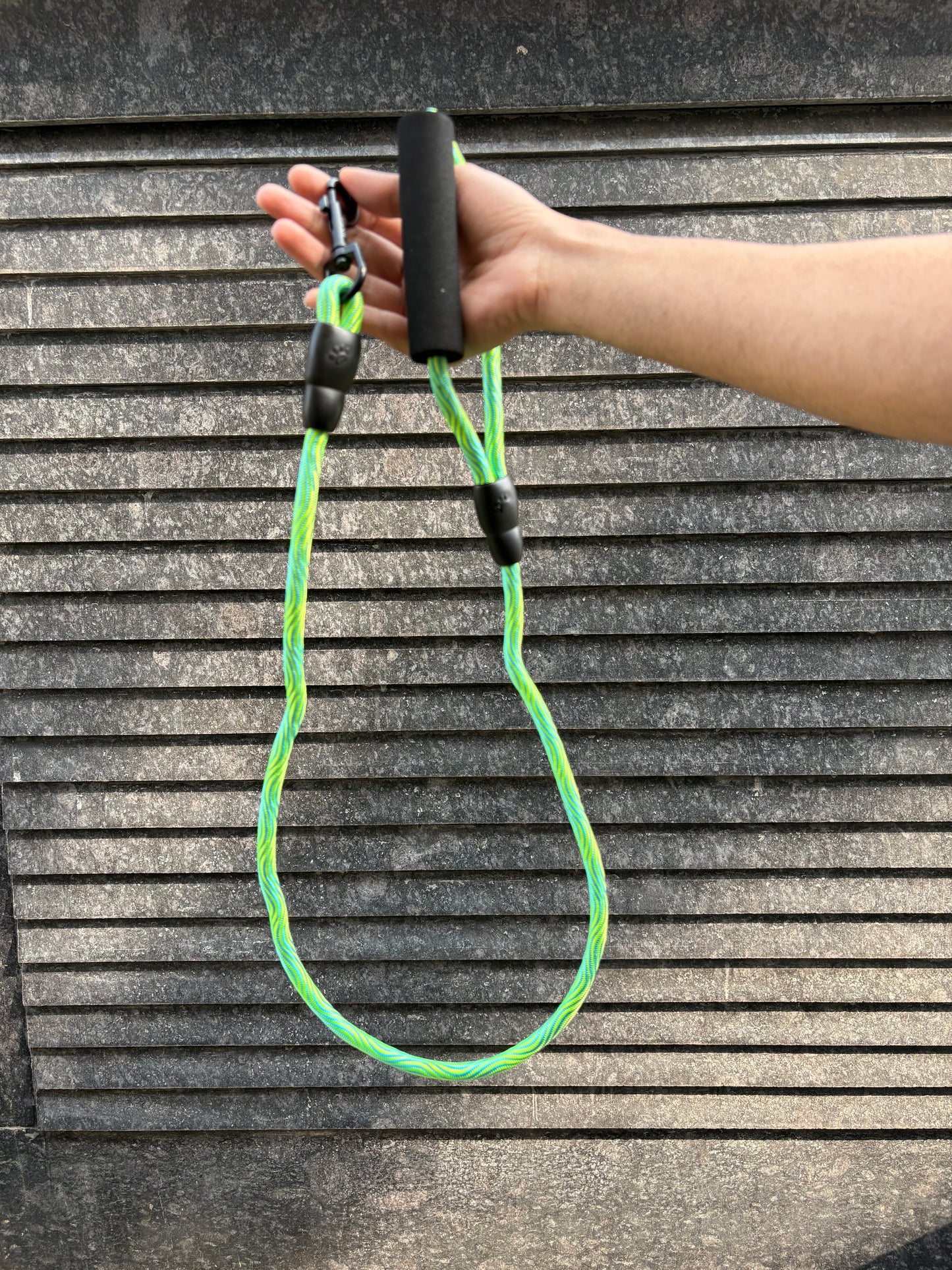 Heavy-Duty Reflective Rope Dog Leash with Padded Comfort Handle – For Medium & Large Dogs