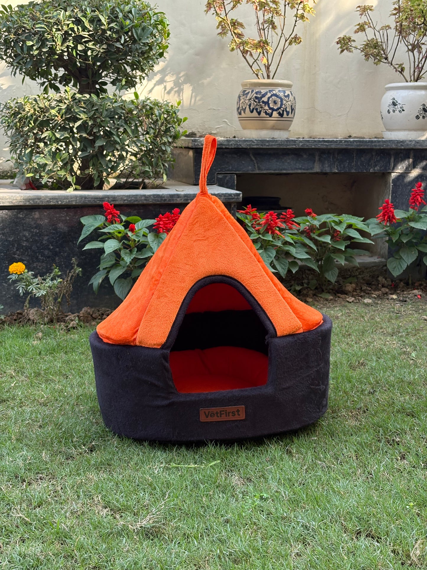 2-in-1 Convertible Pet Bed for Small Dogs – Hooded Hut & Open Bed